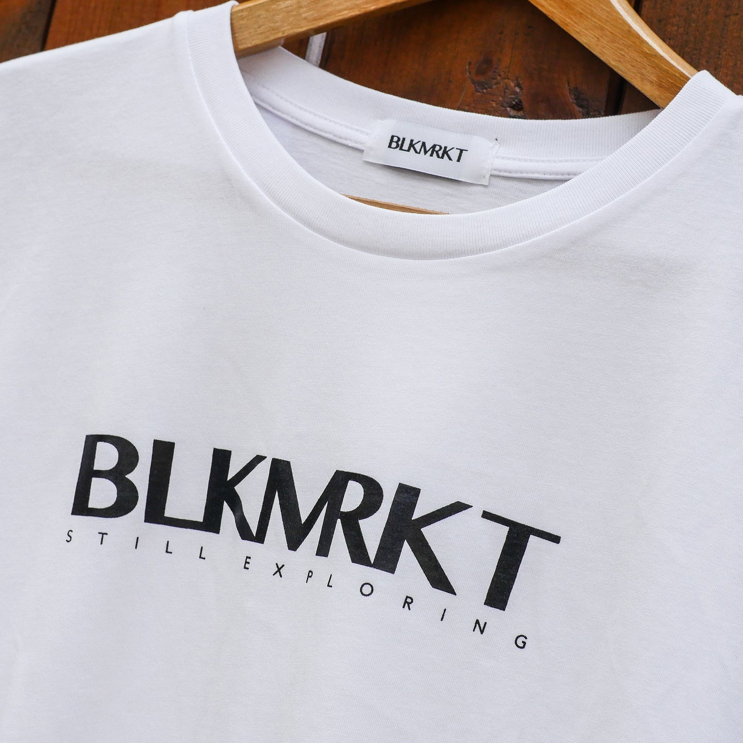 T-Shirt - Still Exploring - Blanc