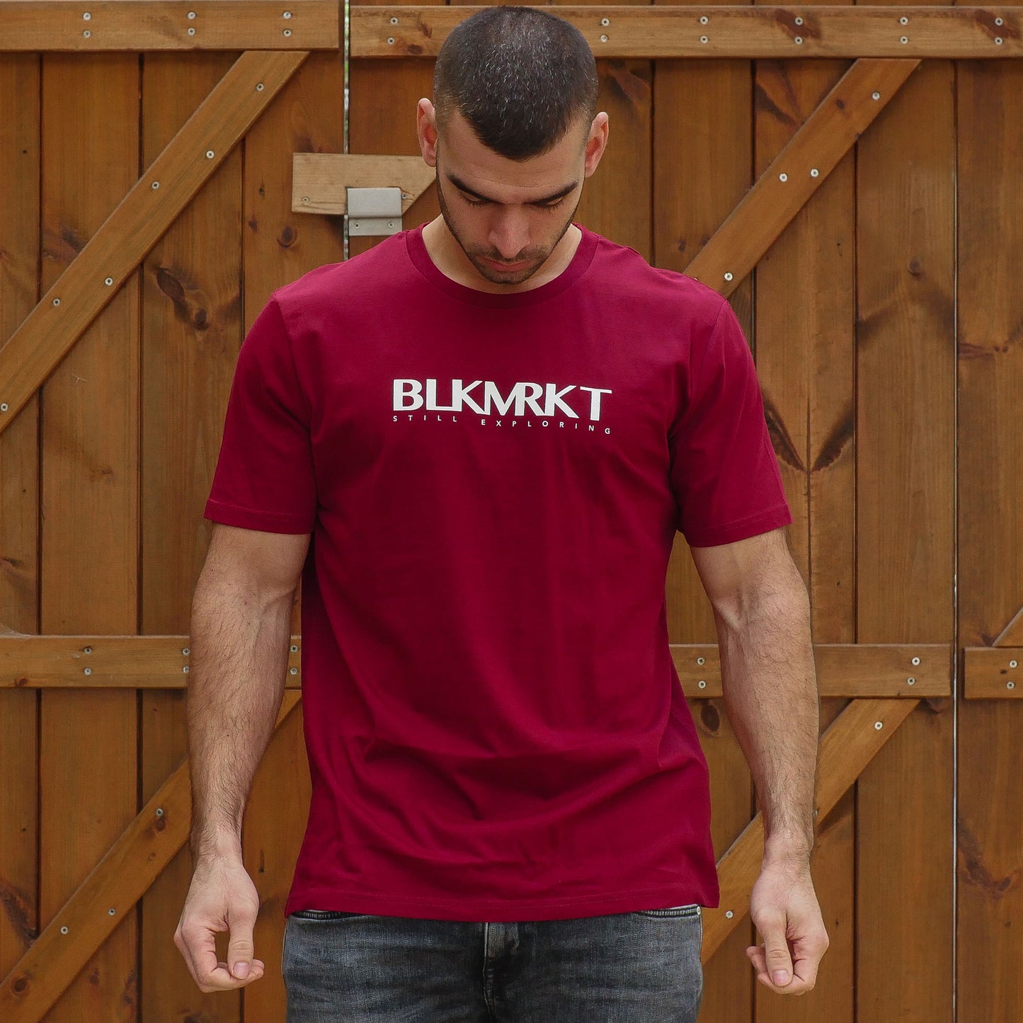 T-Shirt - Still Exploring - Rouge Burgundy