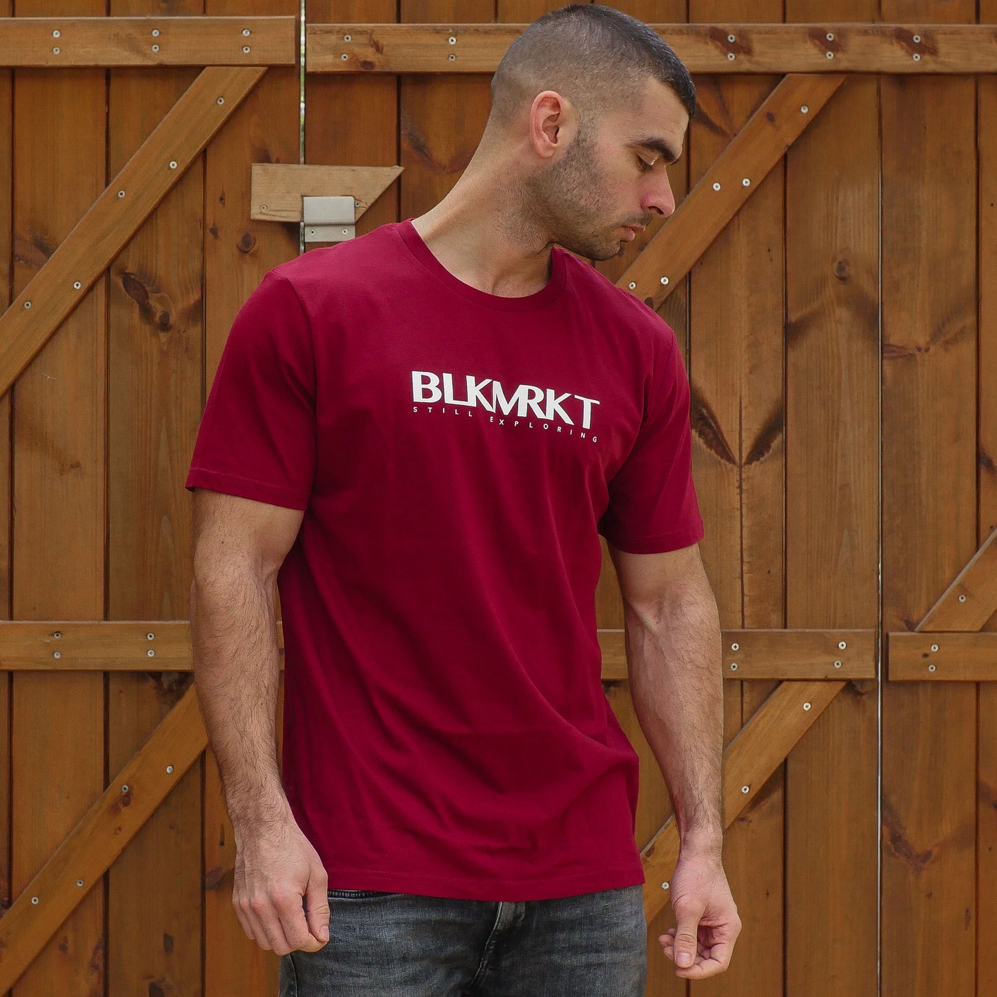 T-Shirt - Still Exploring - Rouge Burgundy