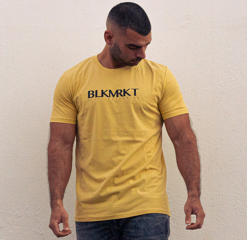 T-Shirt - Still Exploring Yellow Banana