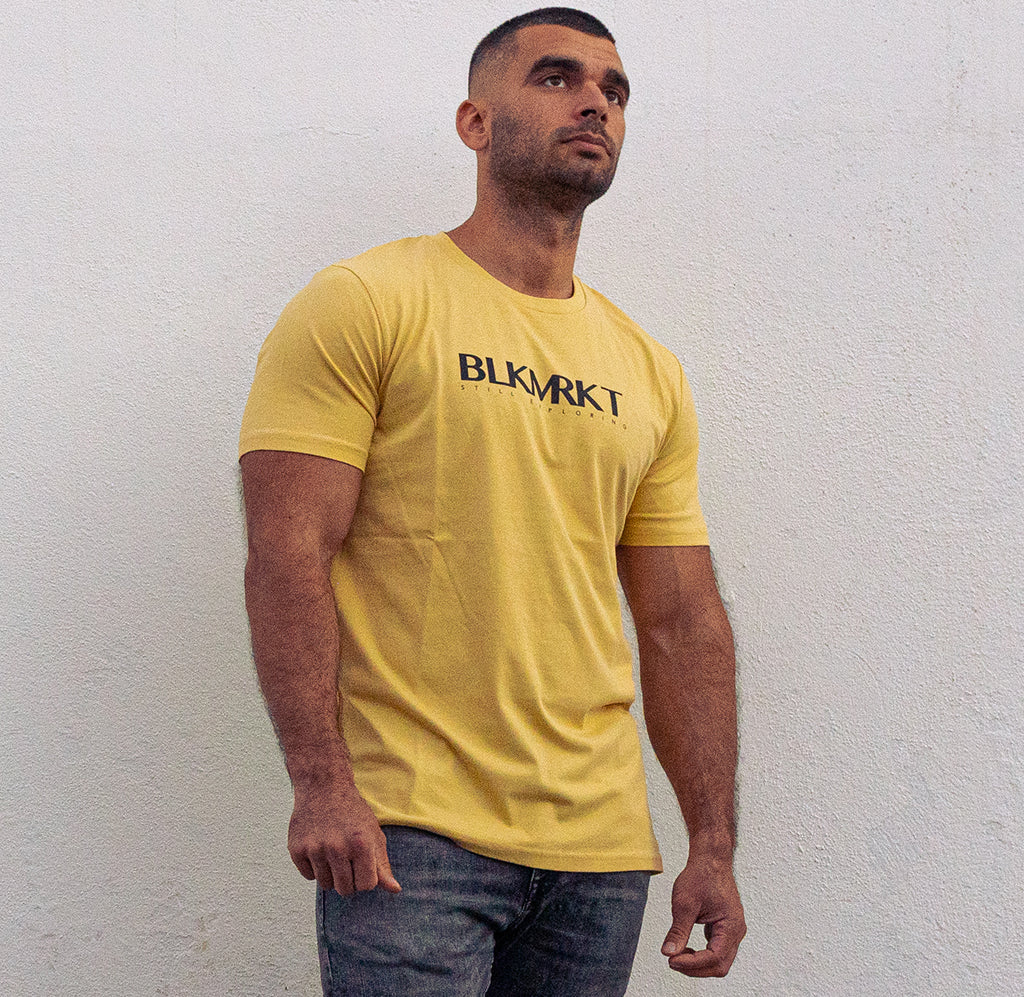 T-Shirt - Still Exploring Yellow Banana