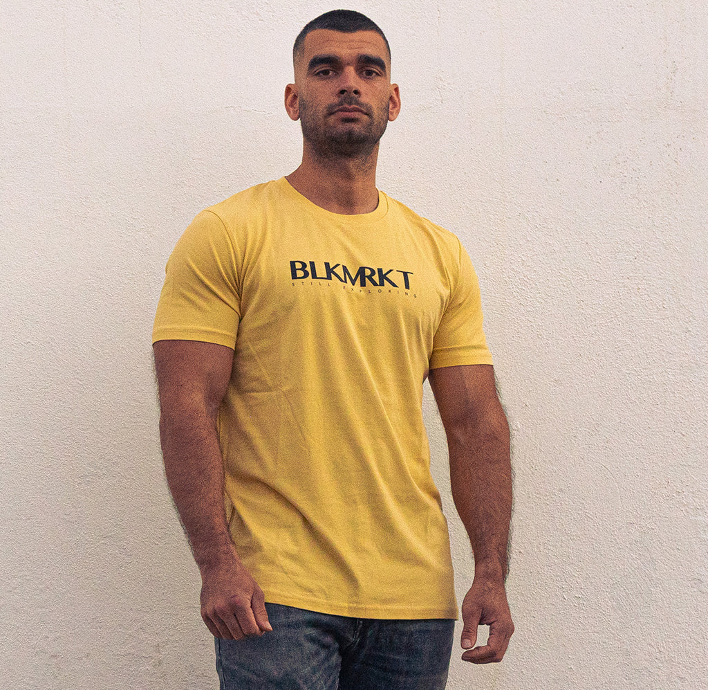 T-Shirt - Still Exploring Yellow Banana
